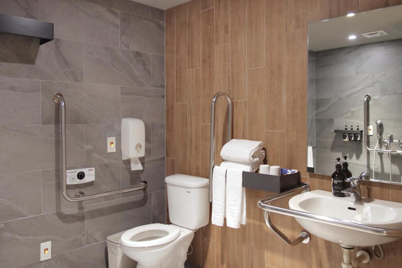 คายด์เนส เดย์ โฮเต็ล Hotel ไถหนาน ภายนอก รูปภาพ