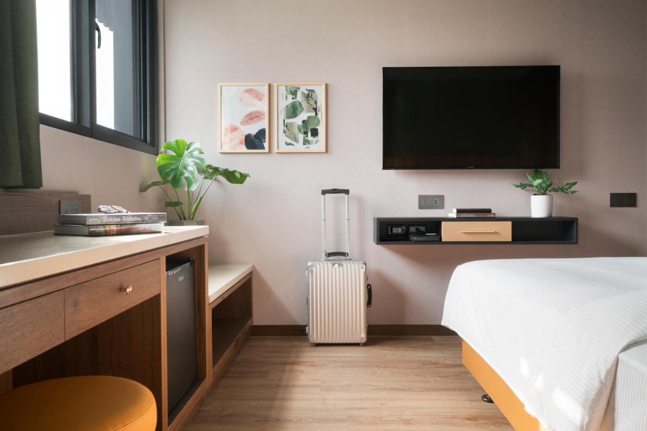 คายด์เนส เดย์ โฮเต็ล Hotel ไถหนาน ภายนอก รูปภาพ